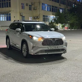 Toyota Highlander 2023