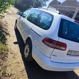 Toyota Sienna 2002