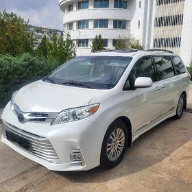 Toyota Sienna 2018