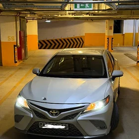 Toyota Camry 2019