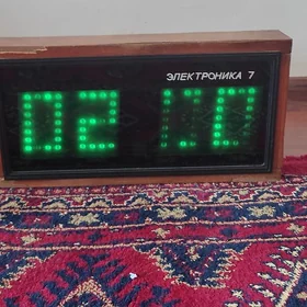 Советскийе  часы