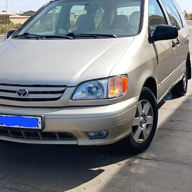Toyota Sienna 2002