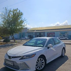 Toyota Camry 2021