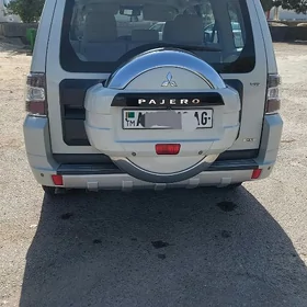 Mitsubishi Pajero 2013