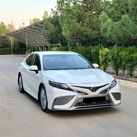 Toyota Camry 2021