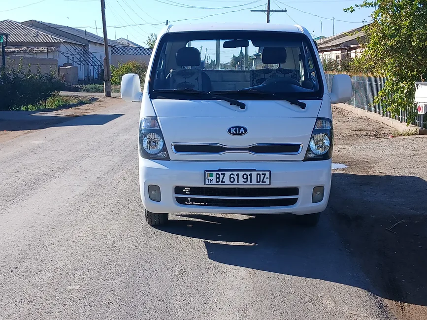 Kia Bongo 2013 - 1