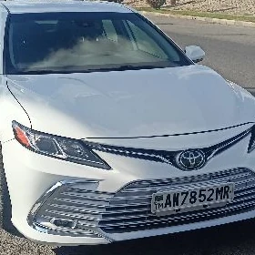 Toyota Camry 2021