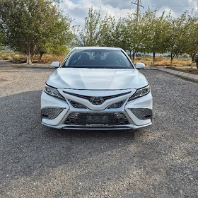 Toyota Camry 2019