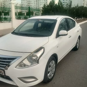 Nissan Sunny 2022