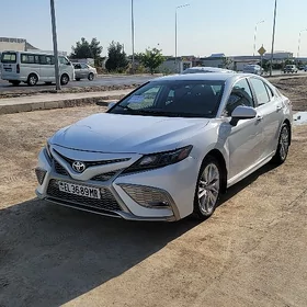 Toyota Camry 2021
