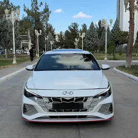 Hyundai Elantra 2022