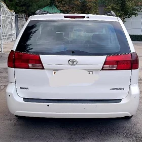 Toyota Sienna 2004