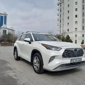 Toyota Highlander 2021