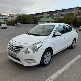 Nissan Sunny 2022