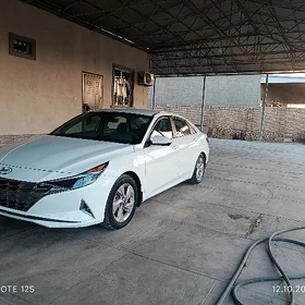 Hyundai Elantra 2023