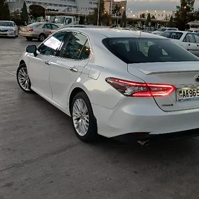 Toyota Camry Hybrid 2020
