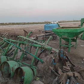 MTZ 82 2003