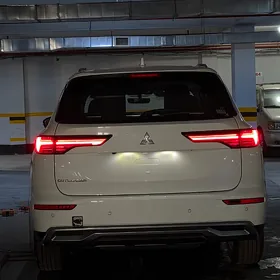 Mitsubishi Outlander 2026