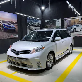 Toyota Sienna 2019