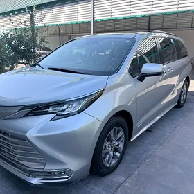 Toyota Sienna 2021