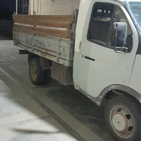 Gaz 24 2000