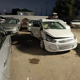 Hyundai Accent 2012