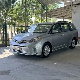 Toyota Sienna 2019