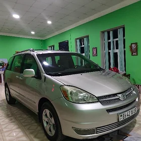 Toyota Sienna 2004