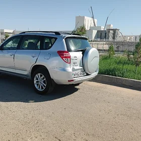 Toyota RAV4 2011