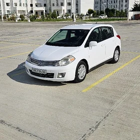 Nissan Versa 2012