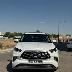 Toyota Highlander 2022