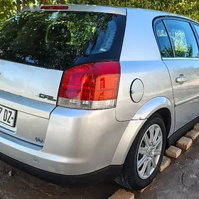 Opel Signum 2004