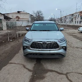 Toyota Highlander 2021