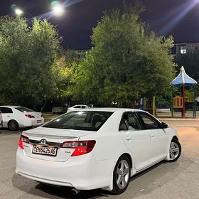 Toyota Camry 2012