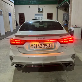 Kia Forte stopnik uzyn cyra
