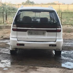 Mitsubishi Chariot 1996