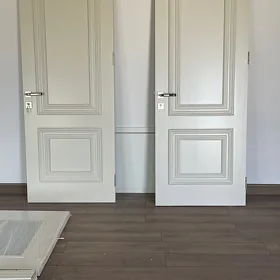 двери