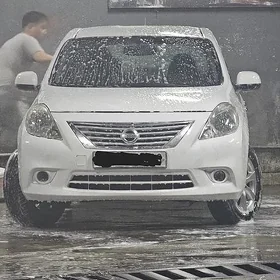 Nissan Versa 2011