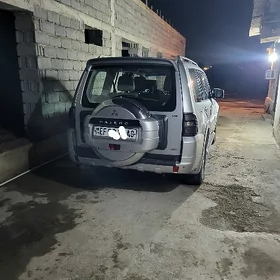 Mitsubishi Pajero 2013