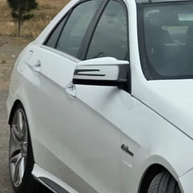 Mercedes E clas bakawoÿ krişka