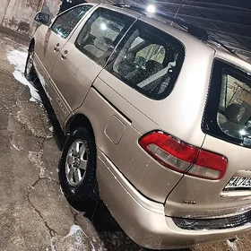 Toyota Sienna 2002