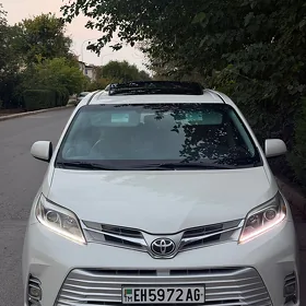 Toyota Sienna 2017