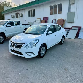 Nissan Sunny 2022