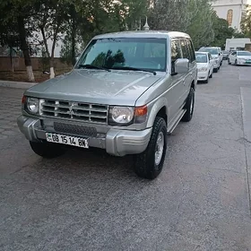 Mitsubishi Pajero 1999