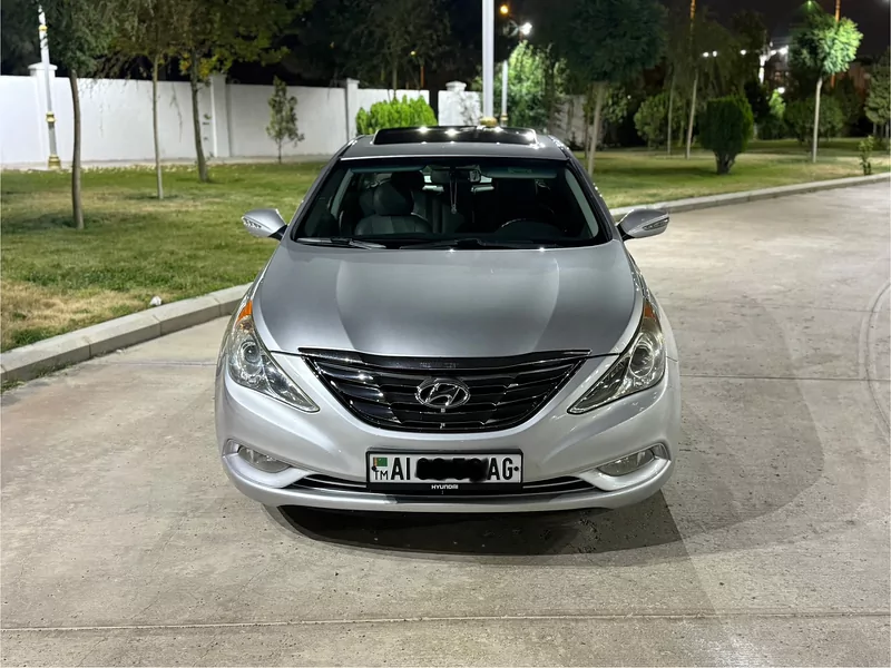 Hyundai Sonata 2010 - 1
