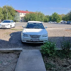 Hyundai Sonata 2010