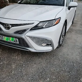 Toyota Camry 2021