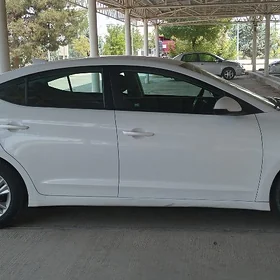 Hyundai Elantra 2020