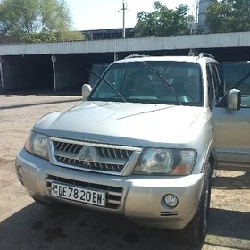 Mitsubishi Montero 2002