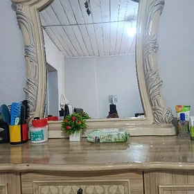 Mebel aýna